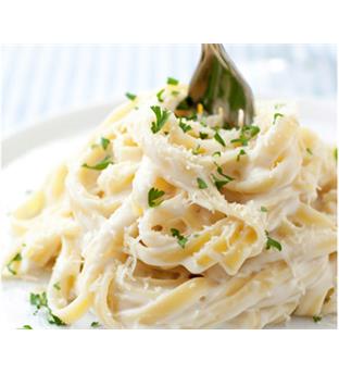 پاستا با مرغ و سس آلفردو